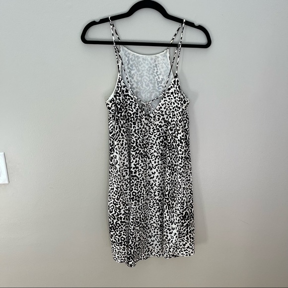 ASTR Dress - Picture 2 of 9